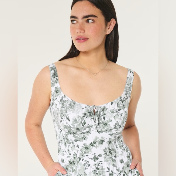 HOLLISTER SOFIA SIDE-SMOCKED MAXI DRESS - Picture 3 of 4